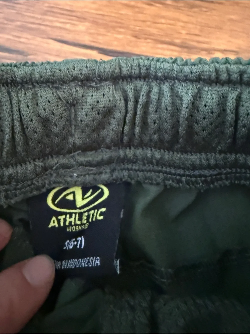 Old Navy Kids Shorts — Green, Dark Green, Tan, Blue size S (6-7) (4 pair)